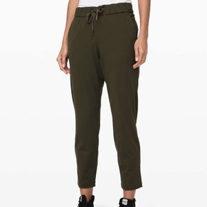 Lululemon - on the fly pant